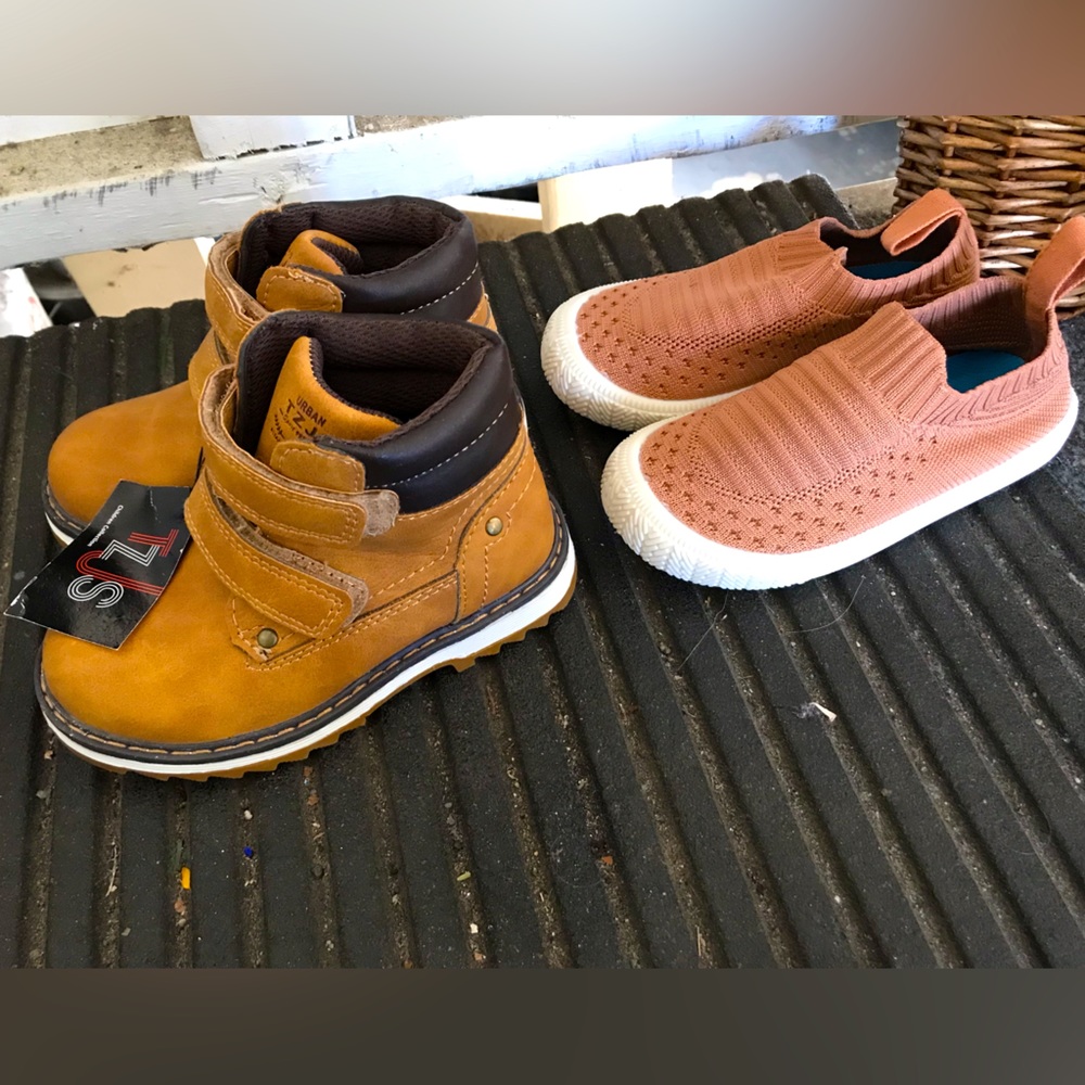 Kids hiking boots / Machine washable knit shoes